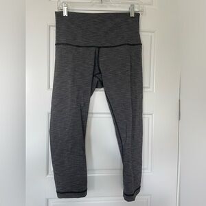 Lululemon grey heather 21” leggings.